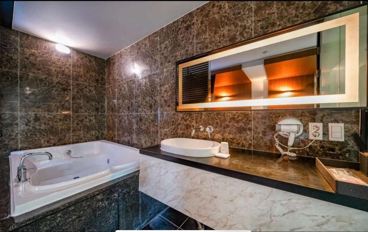 Haeundae Gary Cooper Hotel Busan 2*,